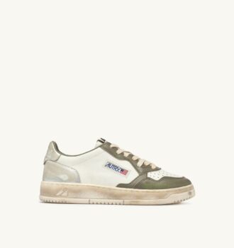 ZAPATILLAS MEDALIST LOW SUPER VINTAGE EN BLANCO SUSURRO, VERDE Y PLATA