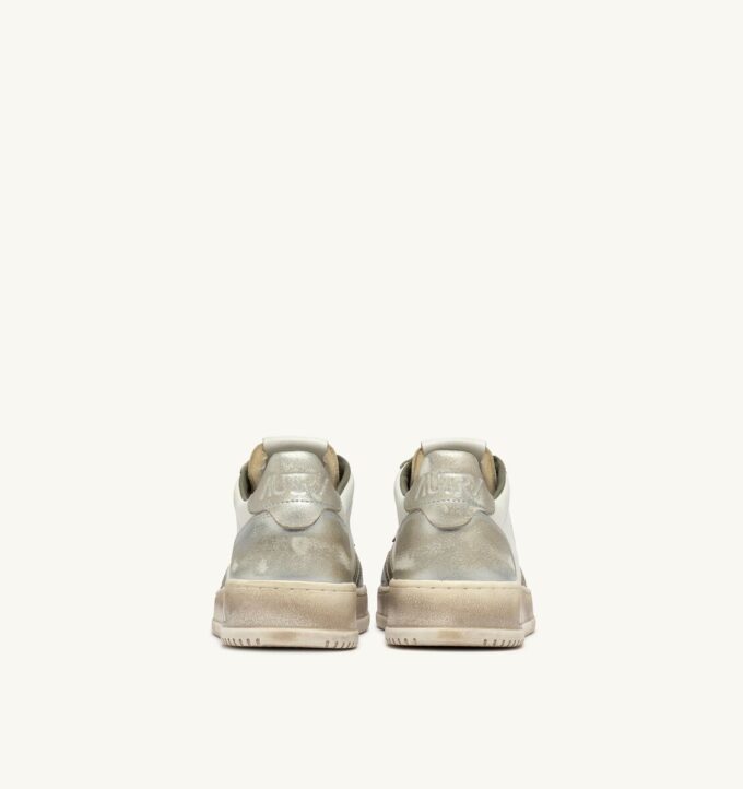 ZAPATILLAS MEDALIST LOW SUPER VINTAGE EN BLANCO SUSURRO, VERDE Y PLATA ZAPATILLAS MEDALIST LOW SUPER VINTAGE EN BLANCO SUSURRO, VERDE Y PLATA