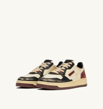 ZAPATILLAS MEDALIST LOW SUPER VINTAGE EN PIEL BLANCA, NEGRA Y SYRAH
