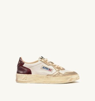 zapatillas medalist low super vintage en piel cepillada platino y violeta 1 330x350 - ZAPATILLAS MEDALIST LOW SUPER VINTAGE EN PIEL CEPILLADA PLATINO Y VIOLETA
