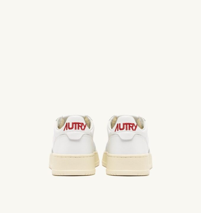 ZAPATILLAS MEDALLISTAS ‘LOVE’ EN PIEL BLANCA Y ROJA