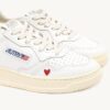 ZAPATILLAS MEDALLISTAS ‘LOVE’ EN PIEL BLANCA Y ROJA