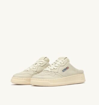 ZAPATILLAS MULE MEDALIST DE PIEL NAPA BLANCA INVERNAL ZAPATILLAS MULE MEDALIST DE PIEL NAPA BLANCA INVERNAL
