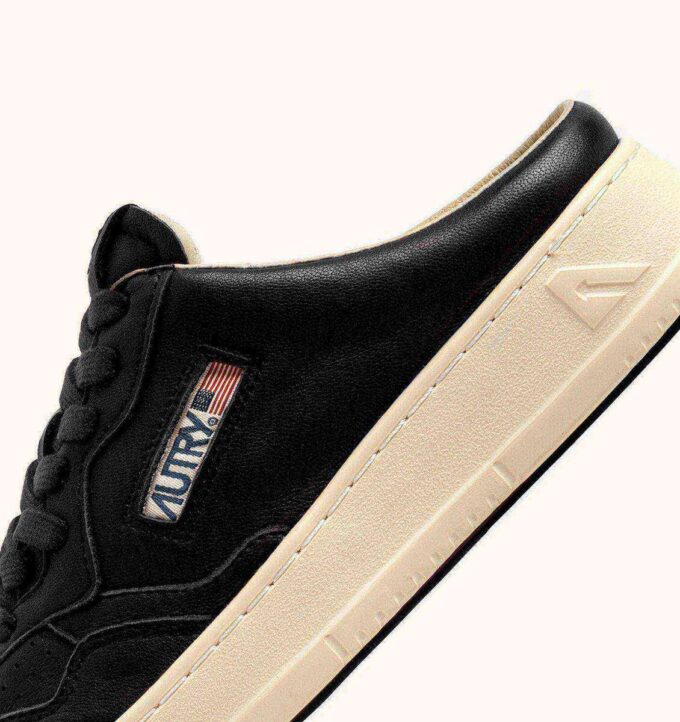 ZAPATILLAS MULE MEDALIST DE PIEL NAPA NEGRA ZAPATILLAS MULE MEDALIST DE PIEL NAPA NEGRA