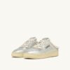 ZAPATILLAS MULE MEDALIST DE PIEL Y BORREGO EN TONO PLATEADO