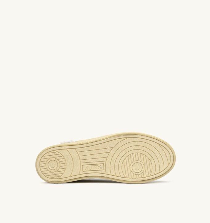 ZAPATILLAS MULE MEDALIST DE PIEL Y BORREGO EN TONO PLATEADO