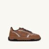 ZAPATILLAS WILDPACE LOW DE NYLON RIPSTOP Y CUERO COLOR AZÚCAR MARRÓN Y REFLEX ZAPATILLAS WILDPACE LOW DE NYLON RIPSTOP Y CUERO COLOR AZÚCAR MARRÓN Y REFLEX