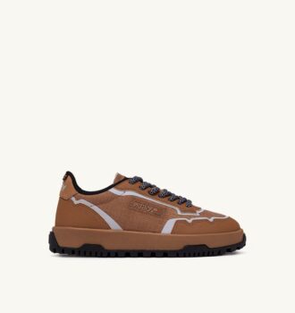 ZAPATILLAS WILDPACE LOW DE NYLON RIPSTOP Y CUERO COLOR AZÚCAR MARRÓN Y REFLEX