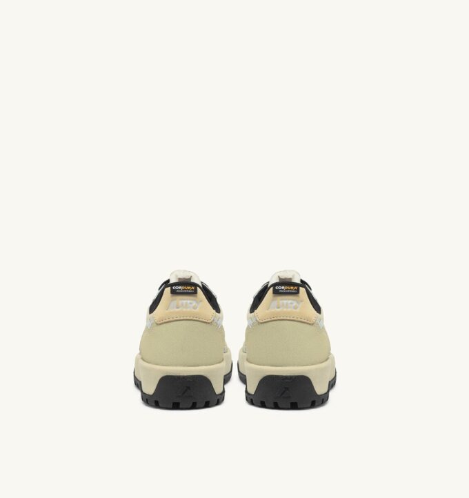 ZAPATILLAS WILDPACE LOW DE NYLON RIPSTOP Y CUERO COLOR TIDAL FOAM Y REFLEX ZAPATILLAS WILDPACE LOW DE NYLON RIPSTOP Y CUERO COLOR TIDAL FOAM Y REFLEX