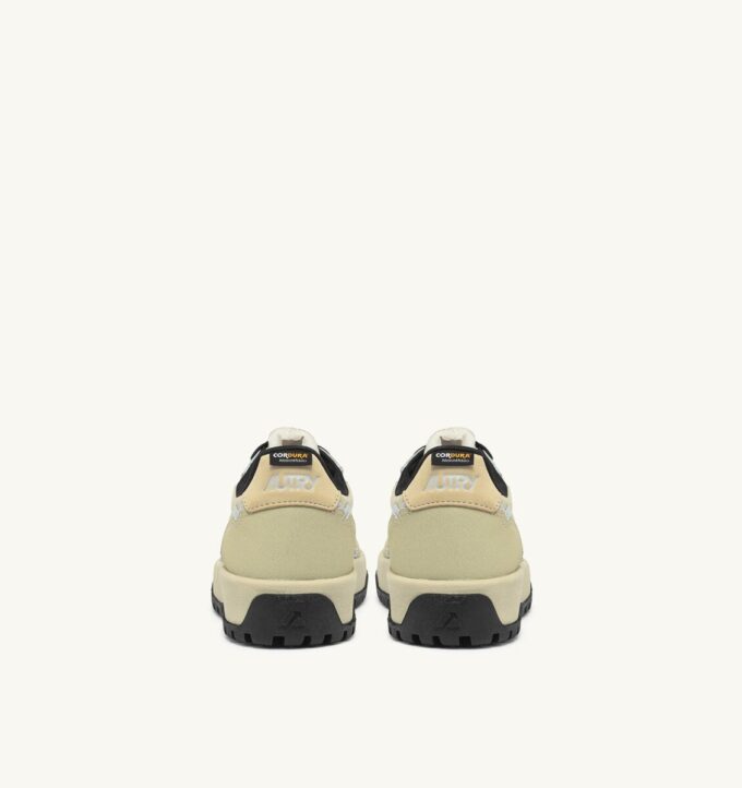 ZAPATILLAS WILDPACE LOW DE NYLON RIPSTOP Y CUERO COLOR TIDAL FOAM Y REFLEX ZAPATILLAS WILDPACE LOW DE NYLON RIPSTOP Y CUERO COLOR TIDAL FOAM Y REFLEX