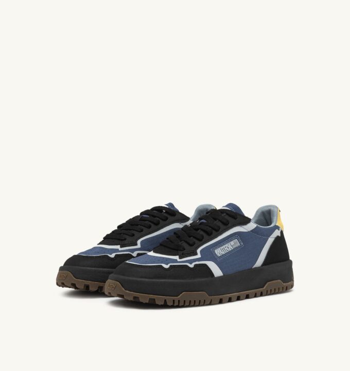 ZAPATILLAS WILDPACE LOW EN NYLON RIPSTOP Y CUERO COLOR AZUL OSCURO Y NEGRO ZAPATILLAS WILDPACE LOW EN NYLON RIPSTOP Y CUERO COLOR AZUL OSCURO Y NEGRO
