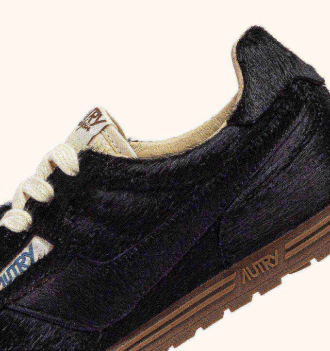 ZAPATILLAS WINDSPIN EFECTO PELO DE PONI NEGRO ZAPATILLAS WINDSPIN EFECTO PELO DE PONI NEGRO
