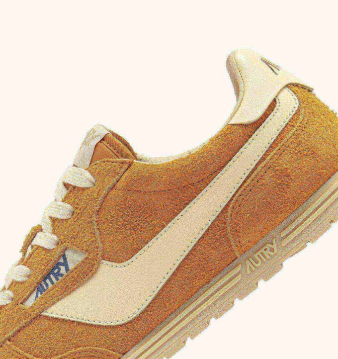 ZAPATILLAS WINDSPIN EN ANTE Y CUERO COLOR CADMIO Y COLINABO