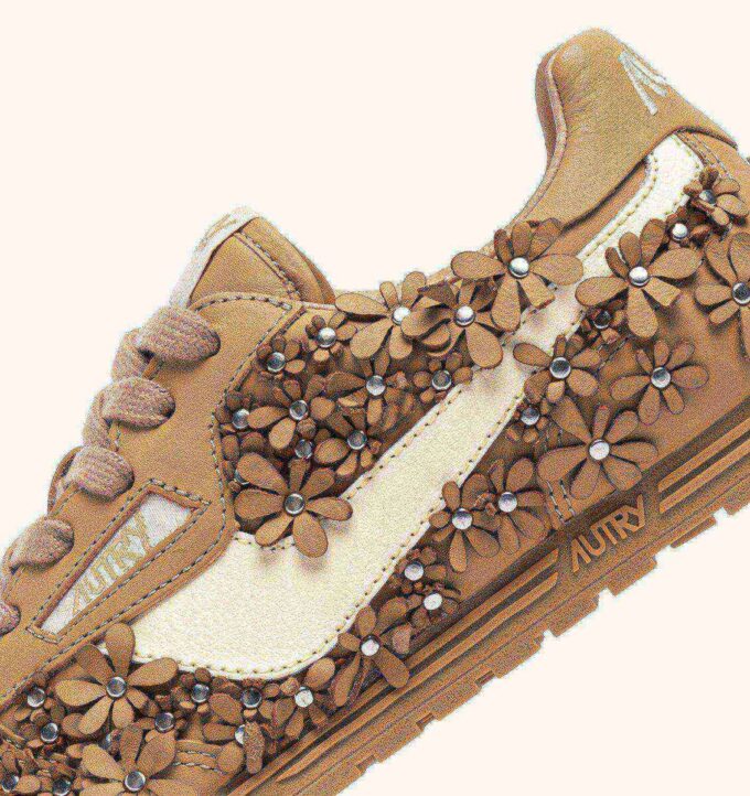 ZAPATILLAS WINDSPIN FLOWERS EN PIEL ESTRELLA DE MAR ZAPATILLAS WINDSPIN FLOWERS EN PIEL ESTRELLA DE MAR