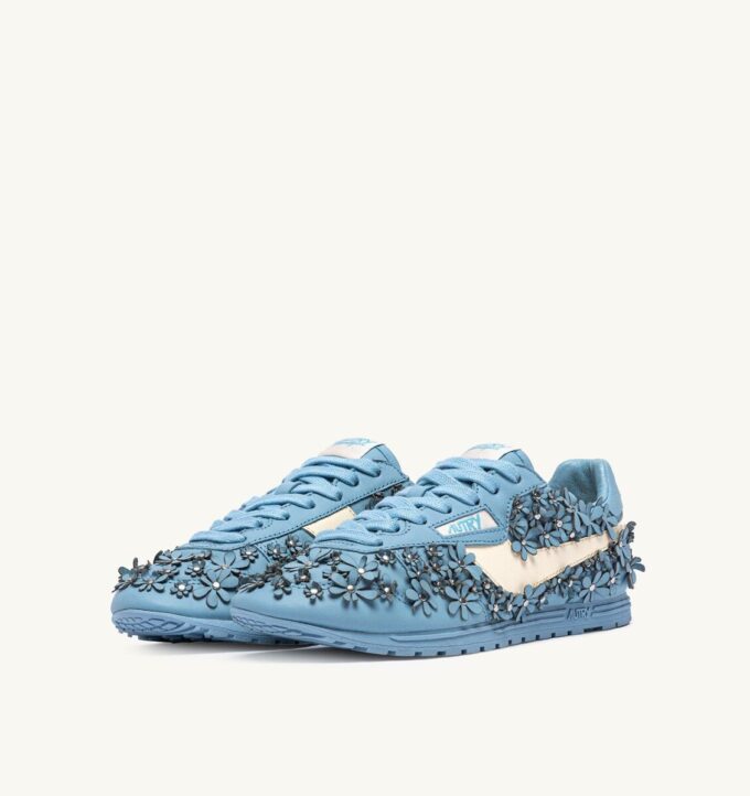 ZAPATILLAS WINDSPIN FLOWERS EN PIEL NO ME OLVIDES ZAPATILLAS WINDSPIN FLOWERS EN PIEL NO ME OLVIDES